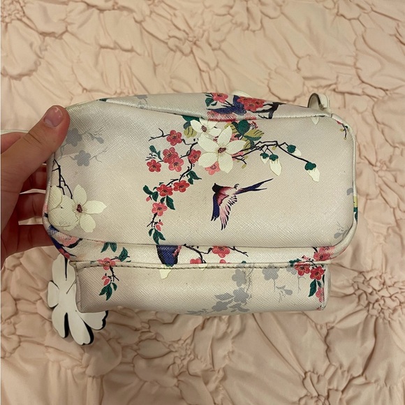 GUESS mini backpack - Picture 3 of 6